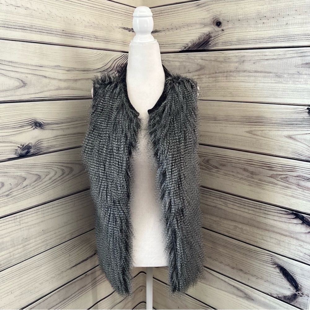 Design History Grey Faux Fur Open Vest Size Medium